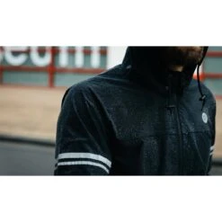 AGU Essential Original Unisex Regenpak - Regenbroek En Regenjas Set - Zwart -Fiets Verkoop agu essential original rain suit unisex set of rain pants rain jacket black 14 1088337