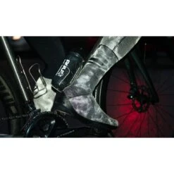 AGU Essential Latex Overschoenen - Reflection Black 5 AGU Essential Latex Overschoenen - Reflection Black -Fiets Verkoop agu latex shoe covers black 3 1085086