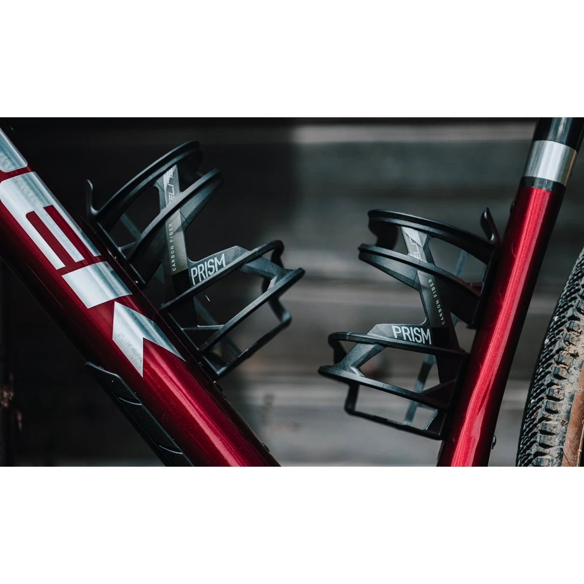 Elite Prism Carbon Bottle Cage - Right - Glossy / Gold White 2 Elite Prism Carbon Bottle Cage - Right - Glossy / Gold White - Afbeelding 2