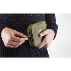 FJÄLLRÄVEN Fjällräven Kanken Travel Portemonnee - Ox Red -Fiets Verkoop fjaellraeven kanken travel wallet royal purple 8 1337422