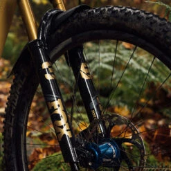 FOX CUSTOM Decal Kit For Fork & Rear Shock - Red 15 FOX CUSTOM Decal Kit For Fork & Rear Shock - Red -Fiets Verkoop fox am decal lifestyle carousel 1121084