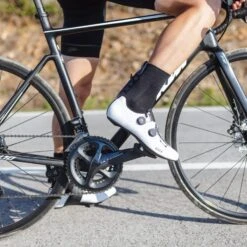 GripGrab Lightweight SL Sokken - Black -Fiets Verkoop gripgrab lightweight sl socks black 2 1199182