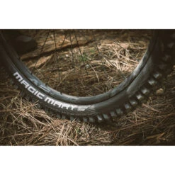 Schwalbe Magic Mary Vouwband - Evolution | Addix Ultra Soft | Super Gravity | TLEasy - ECE-R75 - 27.5x2.40" | Black 8 Schwalbe Magic Mary Vouwband - Evolution | Addix Ultra Soft | Super Gravity | TLEasy - ECE-R75 - 27.5x2.40" | Black -Fiets Verkoop schwalbe magic mary ultrasoft folding tire mounted 1512113