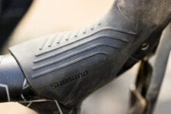 Shimano GRX BL-RX820 + BR-RX820 Schijfrem - Hydraulisch | Flat Mount - Links | Vooraan -Fiets Verkoop shimano grx bend hires 031 1550963