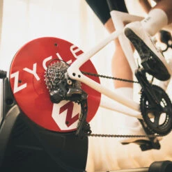 ZYCLE Smart ZDrive - Hometrainer - Zwart/rood 11 ZYCLE Smart ZDrive - Hometrainer - Zwart/rood -Fiets Verkoop zycle smart drive 3 1347210